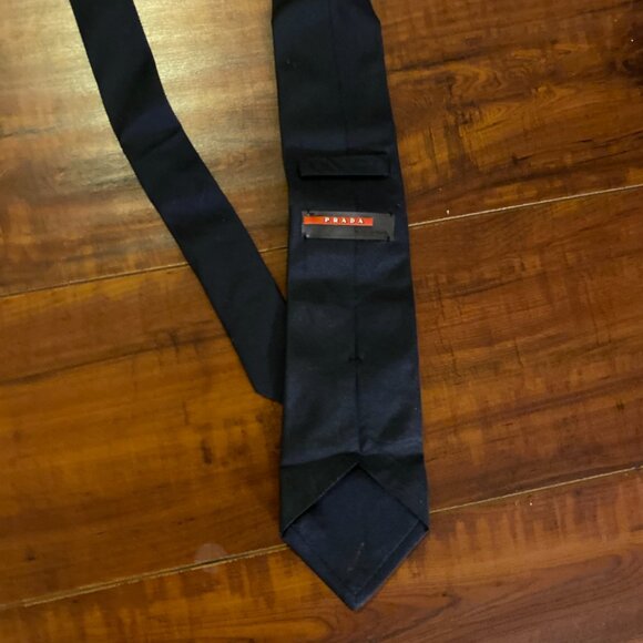 Authentic Vintage Prada Navy Blue Designer Neck Tie 100% Silk Made in Italy - Picture 3 of 5